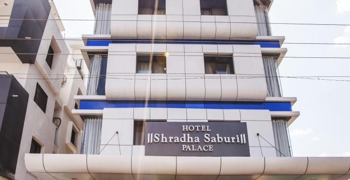 فندق شرادها سابوري بالاس شيردي المظهر الخارجي الصورة